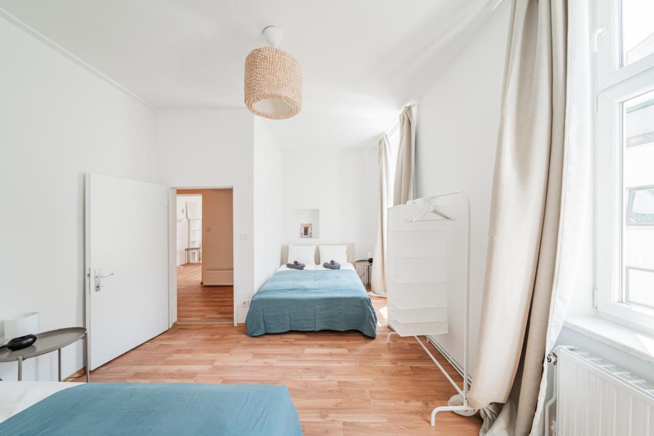 Central Appartment Виена Екстериор снимка