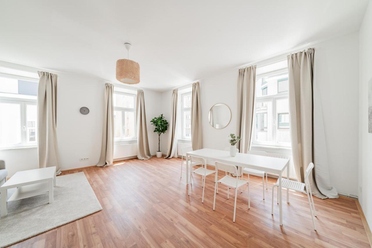 Central Appartment Виена Екстериор снимка