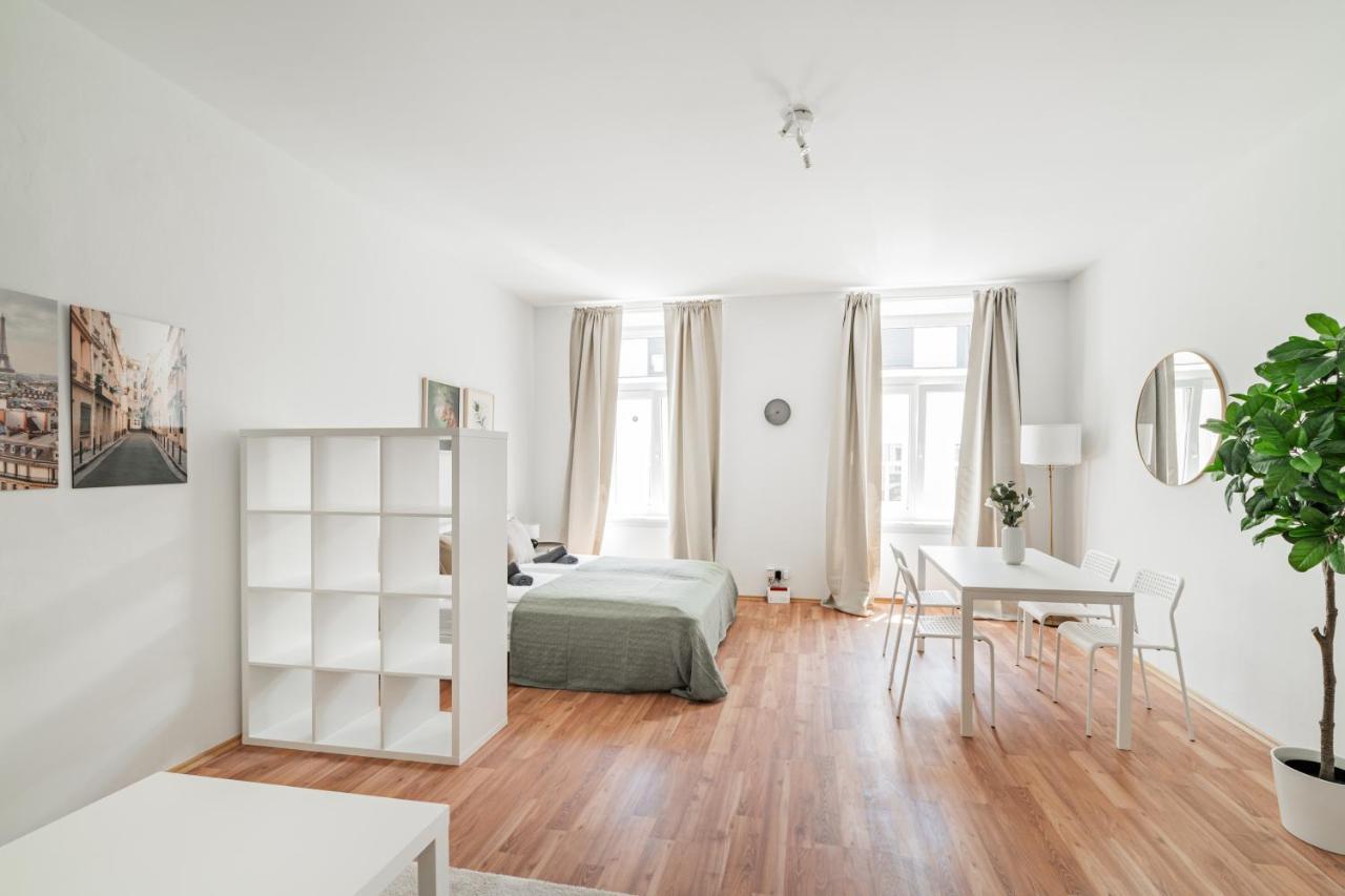 Central Appartment Виена Екстериор снимка