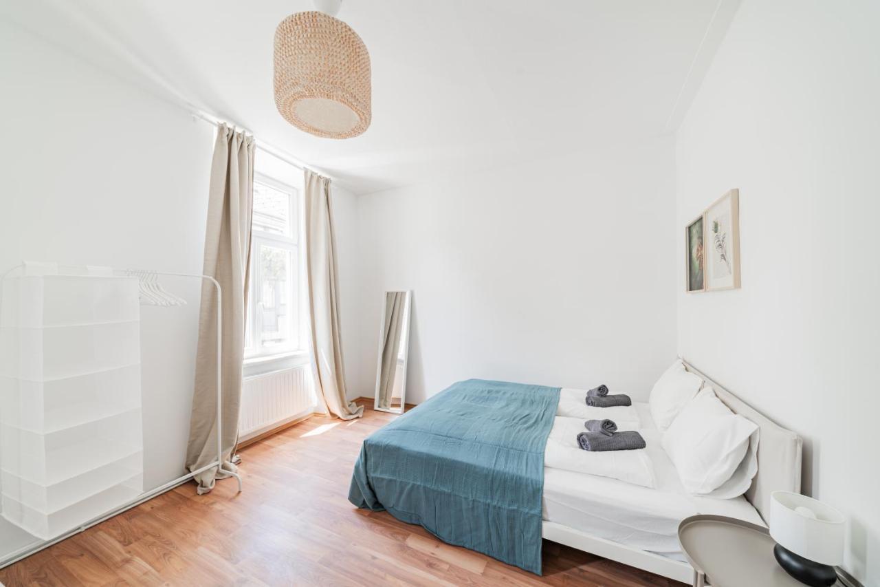 Central Appartment Виена Екстериор снимка