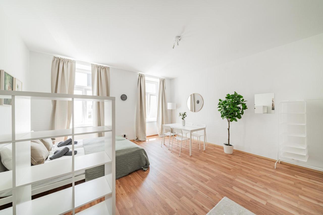 Central Appartment Виена Екстериор снимка