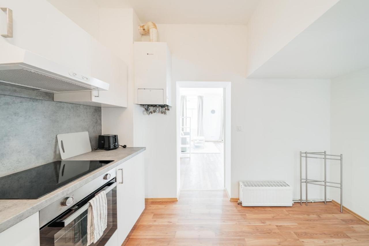 Central Appartment Виена Екстериор снимка