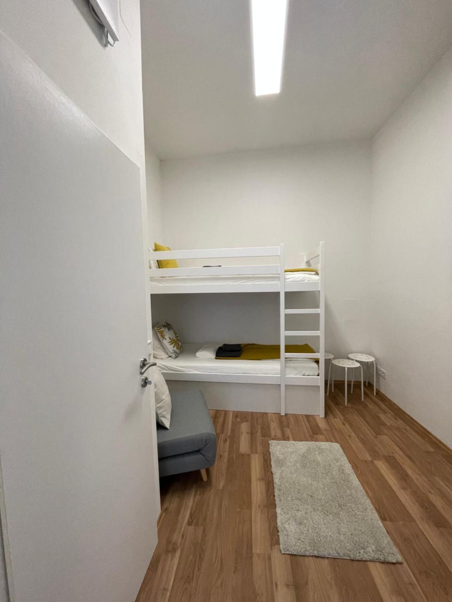 Central Appartment Виена Екстериор снимка
